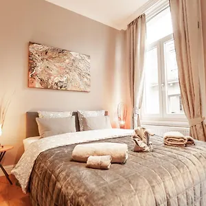 Luxury Palace By Rikas Apartamento Antuérpia